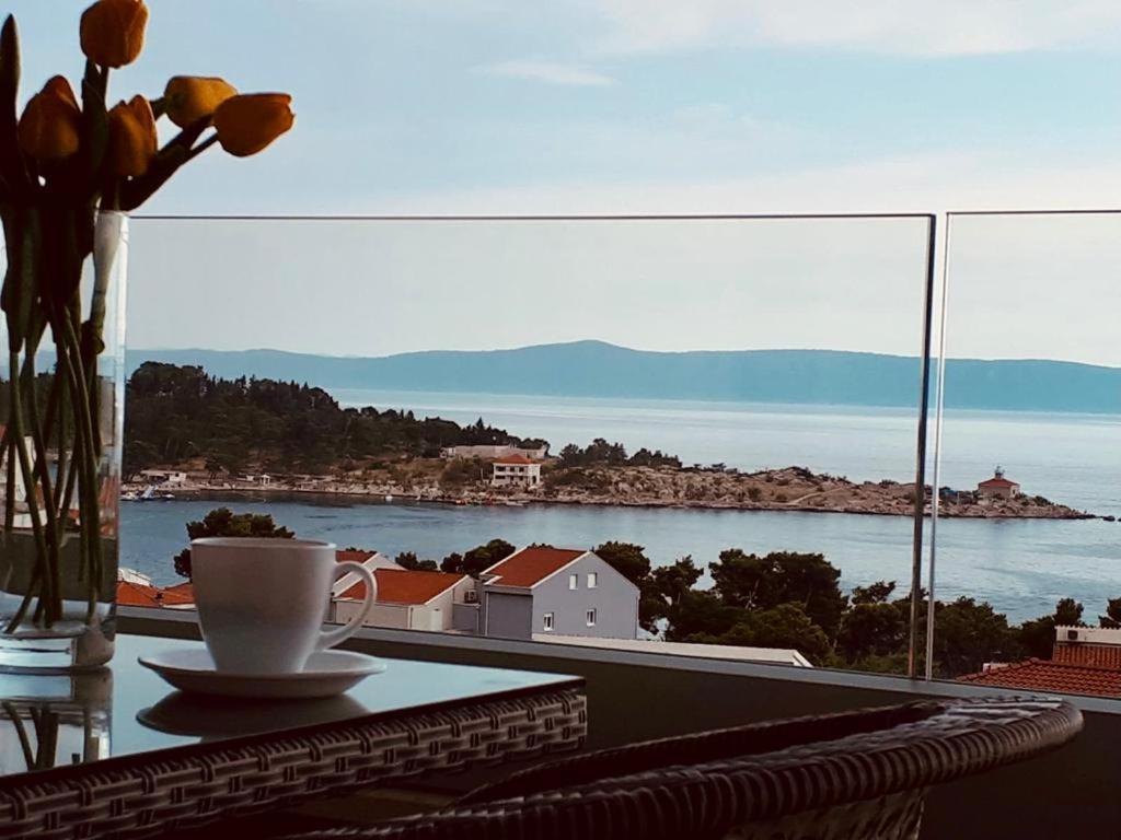 Lux Apartment Sea View Макарска Екстериор снимка