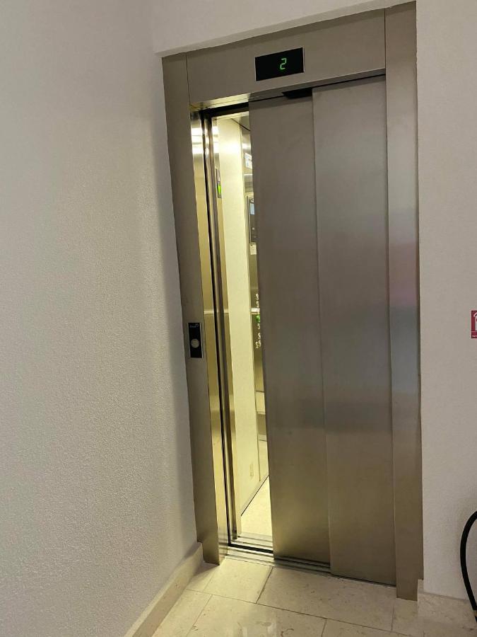 Lux Apartment Sea View Макарска Екстериор снимка